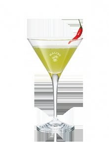 ''Caribbean Spices''
Składniki
50 ml Malibu 
15 ml świeżego soku z limonki 
5 ml syropu cukrowego 
1 gałązka kolendry 
1 trawa cytrynowa 
pół małej papryki c...