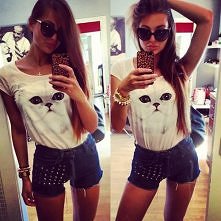 koteczeek ;D

polecam: radioparty.pl