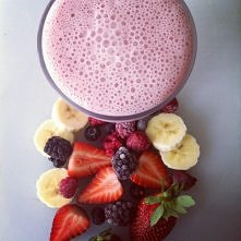 Pyszny SHAKE idealny między posiłkami! :) zdrowy i smaczny :)Pozytywnie wpłynie na nasz metabolizm i samopoczucie ;] nic dodać nic ująć :)