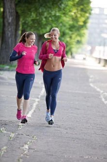 Na poranne bieganie przyjaciółka pasuje jak nigdy ! Biegaj z kimś ! W grupie zawsze raźniej ;)
