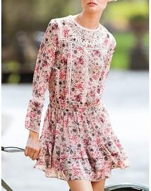 Piękna sukienka  z katalogu Victoria's Secret w delikatnej, pastelowej kolorystyce. Zdobiona haftami, ażurem i falbanami.  Delikatny, lekko transparentny materiał efektowni...