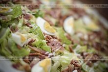 Sałatka z wołowiny z jajkiem