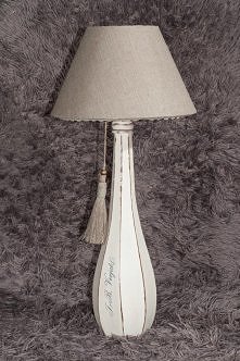 Tę lampę zrobiłam ze starej nogi od fortepianu.