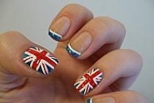 Paznokcie z motywem flagi