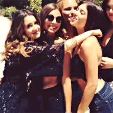 Laura w nowym teledysku The...