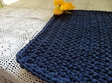 Kolorowe podkładki pod talerze wykonane na szydełku ze sznurka bawełnianego.

Wymiary: 30 x 40 cm.

Można prać w temp. 30 st.