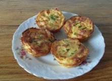 Babeczki ziemniaczane - szybkie, tanie, łatwe

Składniki

8 ziemniaków
2 łyżki masła
2 jajka
2 łyżki śmietany
sól, pieprz do smaku
4 łyżki startego żółtego sera


Przygotowanie
...