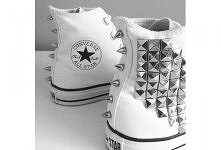 Białe converse wysadzane ćwiekami CUDOWNE ;)