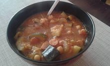 zupa ala leczo :P ...wyglada moze srednio ale ja osobiscie uwielbiam ;)