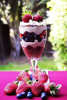 Truskawki i jagody ♡♥