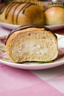 BUŁECZKI Z DŻEMEM KOKOSOWYM...