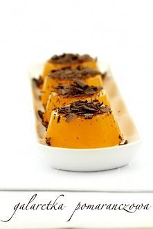 Składniki na 5 galaretek (z formy silikonowej do muffinek):

350 ml świeżo wyciśniętego soku z pomarańczy (najlepiej z wszelkimi 'fafkulcami', bez błonek ;), u mnie by...