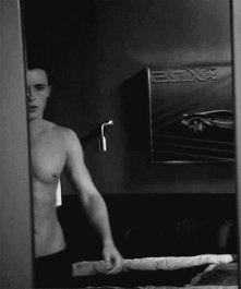 co za ciałko, uwielbiam tego aktora <3