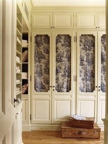 Garderoba z toile de jouy