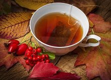 Odświeżające zabiegi z herbaty
Napary z zielonej, białej i czarnej herbaty działają łagodząco i antybakteryjnie
Najbardziej doceniane w kosmetyce są herbaty zielona i biała, któ...