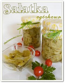 Składniki:
2,5 kg ogórków
3 - 4 średnie cebule 
8 łyżek drobno posiekanej natki pietruszki
2 płaskie łyżki soli
Przepis dostępny po kliknięciu w zdjęcie.