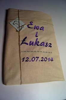 Pościel 100% bawełna. Dostępna na do kupienia Facebookowym fanpage'u MJAŁ.
Świetny pomysł na prezent ;)