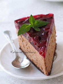 czekoladowy sernik z ricotty z wiśniami, na zimno przepis po kliknięciu w zdjęcie