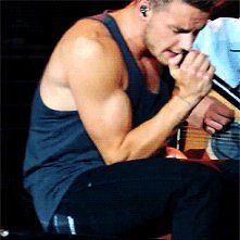 Czy w widzicie te mięśnie *.* <3 <3 gif