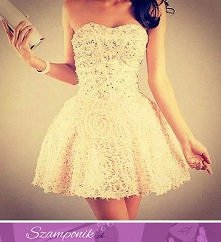 Koronkowa biała sukienka <3. Komu się podoba?*.*