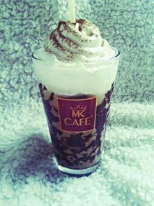 Kawa mrożona
Do szklanki zi...