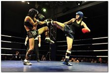 Od września bede chodzić na Kickboxing , Co myślicie o Kobiecie wojowniczce ? :>