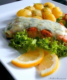 łosoś w sosie koperkowym