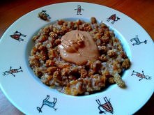 eat your morning away. ?vegan breakfast: 65. marchewka banan masło orzechowe