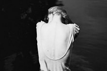 Przebudzenie było koszmarne, bo przez krótki moment dezorientacji wydawało mi się, że wszystko jest normalnie, a potem rzeczywistość zmiażdżyła mnie na nowo.