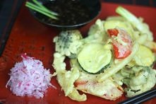 Warzywa Smażone w Tempurze - Przepis kuchni japońskiej. Chrupiące i smaczne warzywa to bardzo dobry pomysł na obiad. Smakowało? Zostaw nam swój komentarz:) ﻿