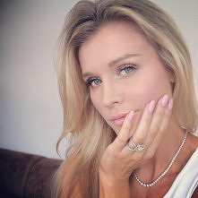 :) makijaż , paznokcie <3