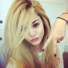 Hej chcecie zdjęcia gwiazd z dedykami piszcie w kom!! :)