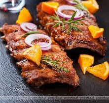 Żeberka w pikantnym pomarańczowym sosie