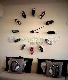 Pomysłowy zegar z butów