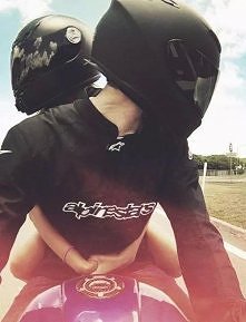 kto wie gdzie można oglądnać film"gwiazdy naszych wina"?:(niech ktos mi da rade eeeh