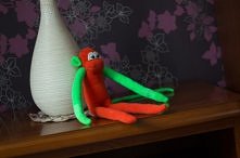 Małpka uszyta ze skarpet