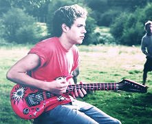 chłopak z gitara byłby dla mnie parą :*