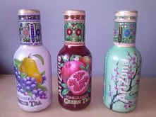Pyszności i do tego śliczne butelki <3 na razie wypiłam białą herbatę z jagodami i bardzo mi smakowało, teraz jeszcze dwa kolejne mi zostały :D