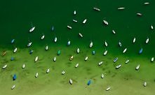 Utting, Niemcy. Widok z lotu ptaka na brzeg jeziora Ammersee.