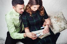 Kochani, będziemy mieli dziecko!
Z pewnością niejeden Gość Weselny byłby wprawiony w konsternację, słysząc od Was taką wieść w dniu Waszego ślubu. Z taką samą pewnością każdy z ...