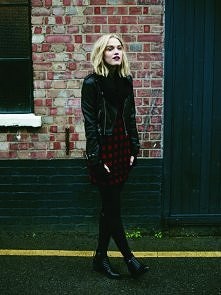 CLARKS

Inspirujący, jesienny lookbook dla obuwniczych fetyszystek! 

Więcej na Moda Cafe!