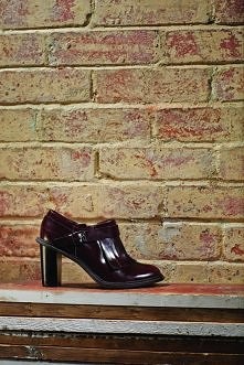 CLARKS obuwniczych fetyszystek! 

Więcej na Moda Cafe!