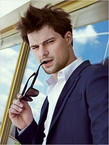 Danila Kozlovsky jako Dymit...