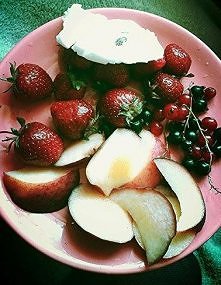 owocki i lód :3 klik w foto.