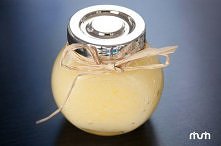 Domowy peeling cytrynowy - składniki:
~ szklanka cukru (najlepiej o jak najgrubszych ziarenkach)
~ wyciśnięty sok z 1/2 cytryny
~ starta skórka z 1/2 cytryny
~ 2 łyżki oliwy
Cyt...