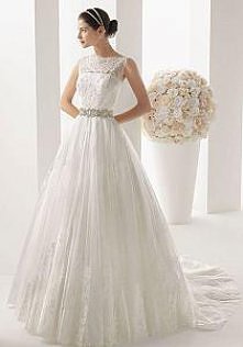 prosta suknia ślubna z ozdo...