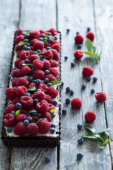 Tarta z kremem bazyliowym
C...