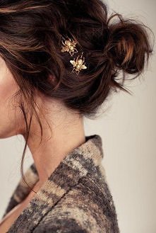 ___Odwar ze skrzypu dla pięknych włosów
Aby mieć piękne włosy nie wystarczy myć i płukać je odwarami z mieszanek ziołowych. Warto podobne wywary także popijać, aby dostarczyć ce...