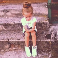 Oto najmłodsza polska blogerka modowa! Nikoletta nosi ciuszki od projektantów i robi furorę w sieci. Przeczytajcie artykuł o niej >>>