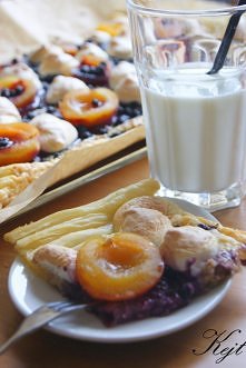 Owocowy francuz z bezą
przepis na nienzlymlynek.blogspot.com